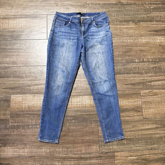 1822 Denim Women’s Blue Jeans Sz 8 Distressed Stretch Pockets Skinny Dark Wash - Picture 1 of 5